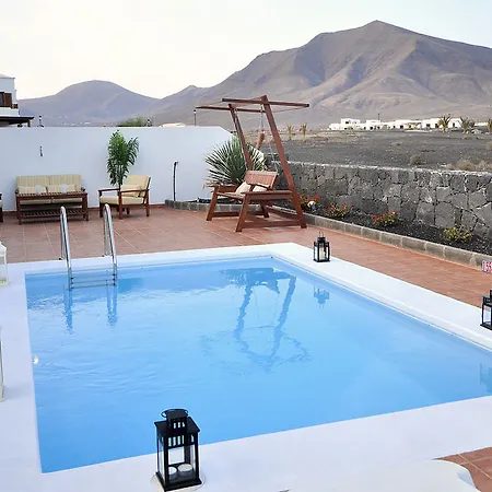 In Lanzarote 100581 Hotel 2*